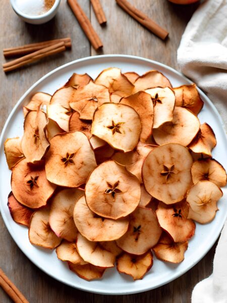 Deliciously Easy Baked Cinnamon Apple Crisps