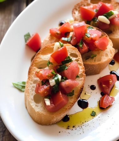 Bruschetta with Tomato, Basil and Olive Oil Drizzle