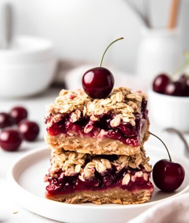 Cherry Crumble Bars – Easy Oatmeal Dessert Recipe