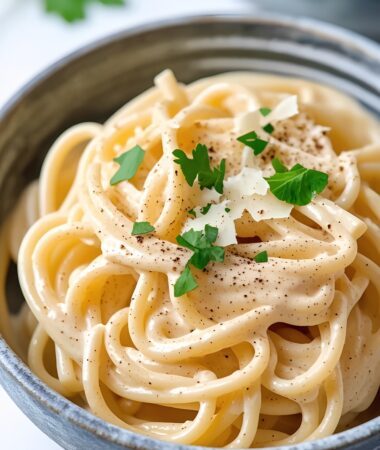 Soft Noodles with Creamy Cottage Cheese Sauce