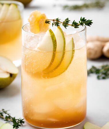 Ginger Pear Shrub Sparkler – Tart Low Sugar Mocktail
