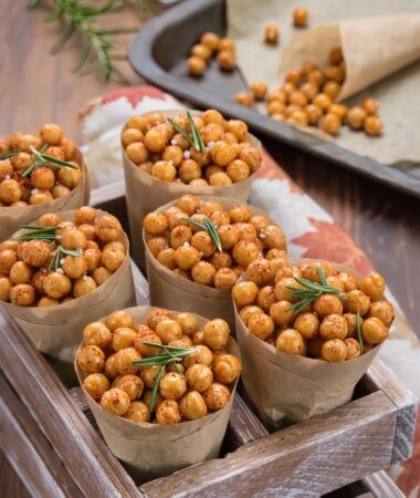 Roasted Chickpeas with Rosemary – Spiced Fall Snack