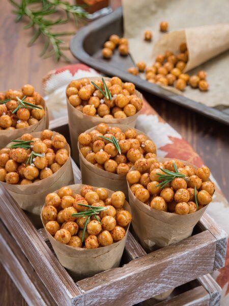 Roasted Chickpeas with Rosemary – Spiced Fall Snack
